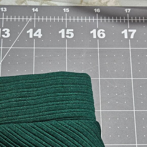 St. Patty's Day Green A-Line Skirt H&M Med 100% Polyester Knee Length Stylish & - Picture 6 of 9